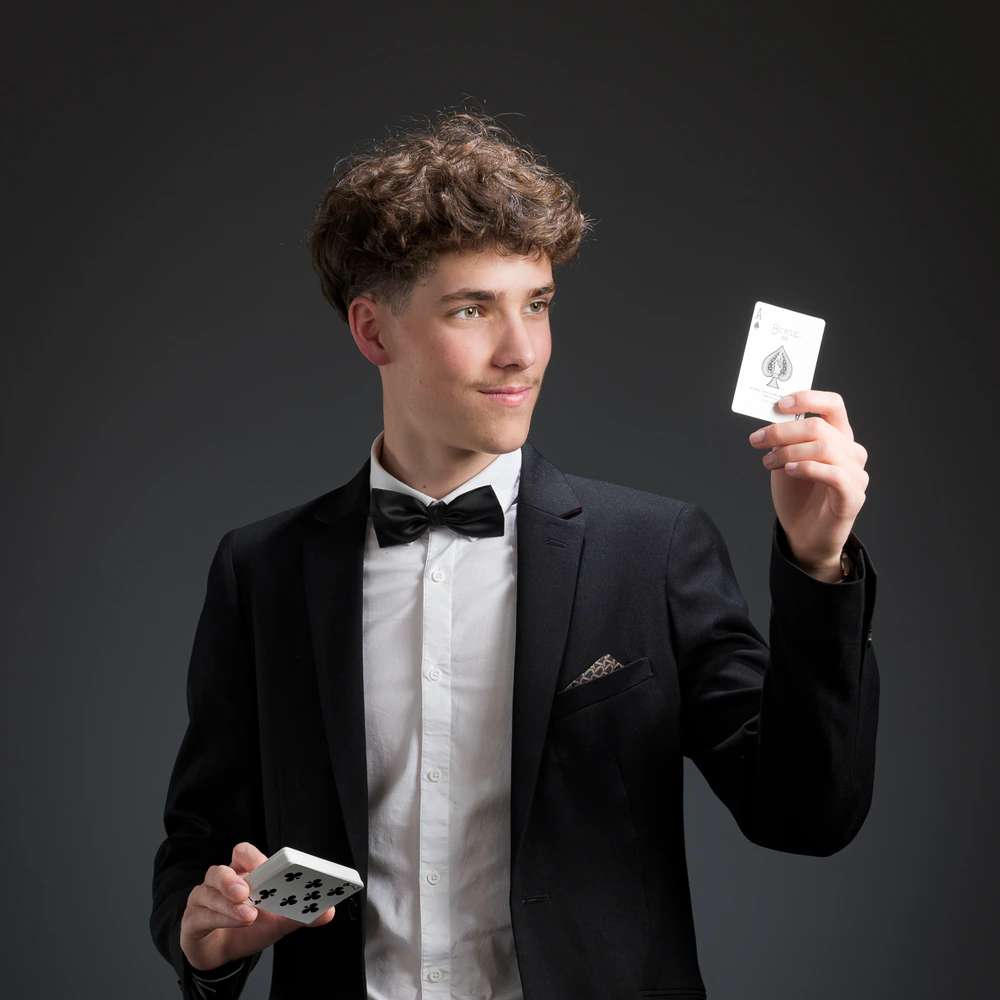 L'art des cartes — Tim Potterson, magicien professionnel dans l'Ain