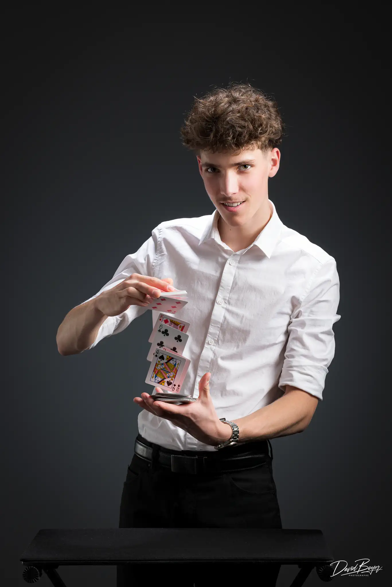 Manipulation de cartes — Tim Potterson, magicien à Paris